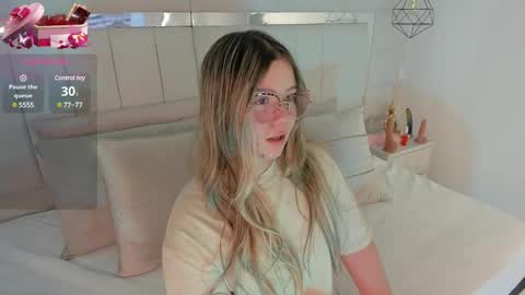Snapshot of im_dalhia chatting on March 6, 8:05 pm DAHLIA online show from March 6, 8:05 pm