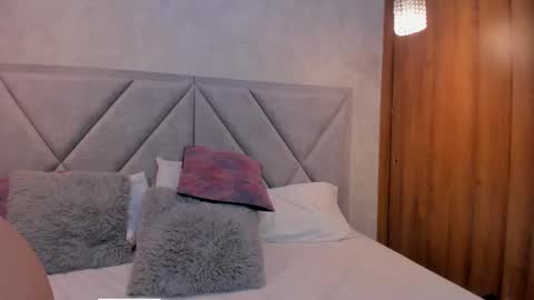 Manu  online show from March 18, 8:04 pm