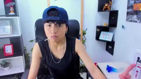 Snapshot of im_mathias chatting on October 8, 7:31 pm mathias online show from October 8, 7:31 pm