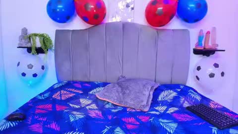 im_riley_ online show from June 17, 7:19 pm