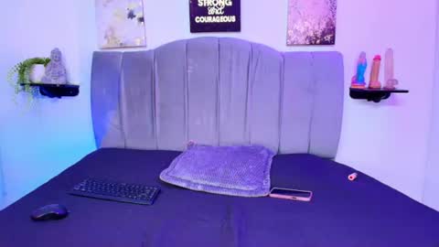 im_riley_ online show from June 13, 7:35 pm