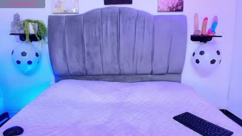 im_riley_ online show from July 2, 6:35 pm