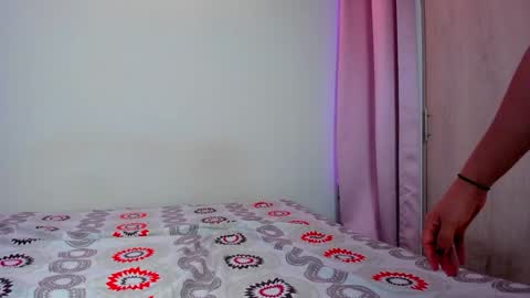 Snapshot of imdayaadams chatting on February 5, 8:11 am Dayana online show from February 5, 8:11 am