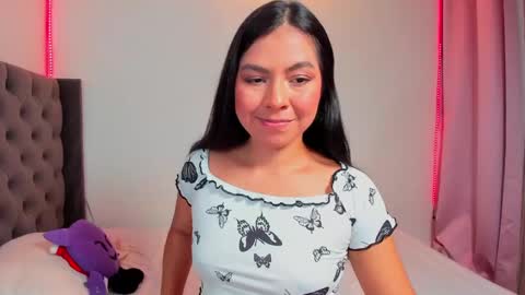 Snapshot of imdayaadams chatting on January 25, 5:18 am Dayana online show from January 25, 5:18 am