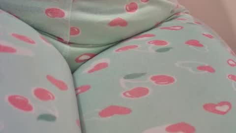 mia latina online show from June 19, 2:39 am