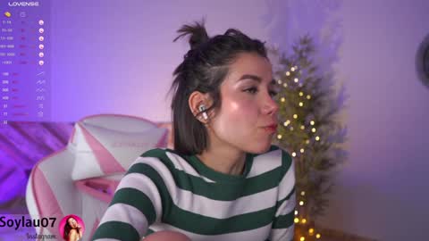 Snapshot of imjess_ chatting on December 22, 11:52 pm imjess_ online show from December 22, 11:52 pm