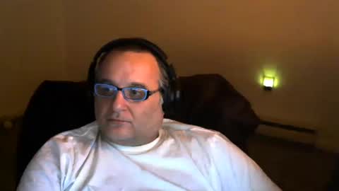 Snapshot of imkmac chatting on October 19, 5:45 am Kel online show from October 19, 5:45 am