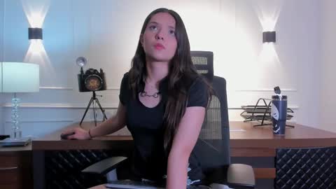 Karen  online show from December 5, 8:28 pm