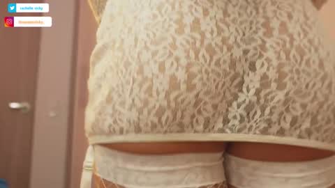 imvickyrachell_ online show from November 10, 2:42 pm