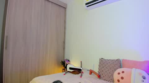 imvickyrachell_ online show from September 17, 3:26 pm