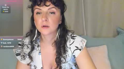 Snapshot of inakush chatting on October 1, 3:49 am Ina Kush online show from October 1, 3:49 am