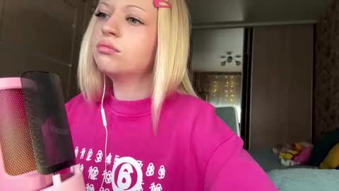 Lola online show from March 7, 10:48 am