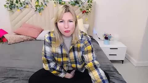 incredible_ariela online show from December 19, 8:54 am