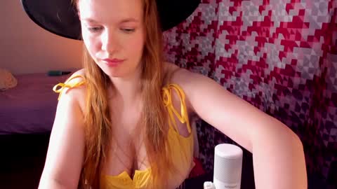 Snapshot of indian_summer_ chatting on December 11, 10:58 am Melissa No Baby or bb sexy etc... online show from December 11, 10:58 am