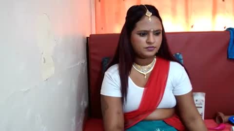 Snapshot of indian_sunshine chatting on October 20, 7:13 am indian_sunshine online show from October 20, 7:13 am