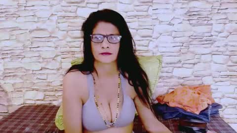 Snapshot of indianallure chatting on February 18, 12:28 pm Femiez online show from February 18, 12:28 pm