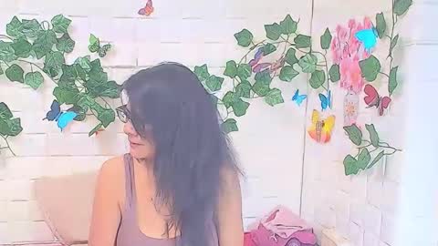 Snapshot of indianallure chatting on September 15, 5:31 am Femiez online show from September 15, 5:31 am