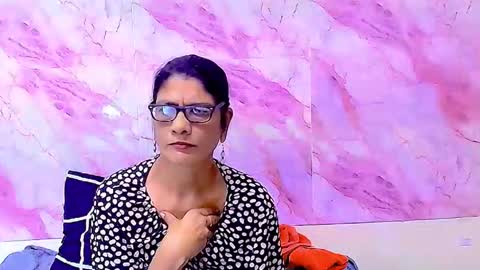 Snapshot of indianallure chatting on October 20, 5:23 am Femiez online show from October 20, 5:23 am
