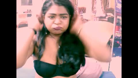 indianbombshell4u online show from January 31, 10:10 am