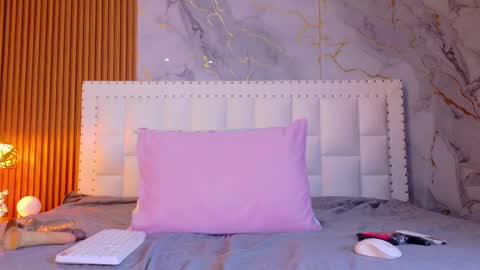 LITTLE AINHOA  online show from March 7, 8:31 pm