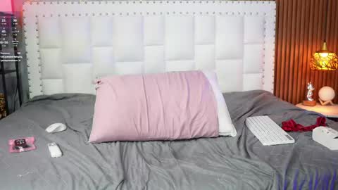 LITTLE AINHOA  online show from May 30, 9:24 pm