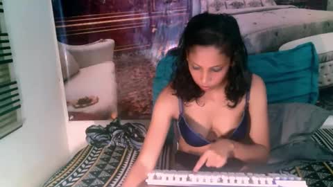 Jade online show from January 15, 12:15 pm