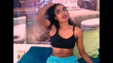 Zoey online show from October 23, 6:26 am