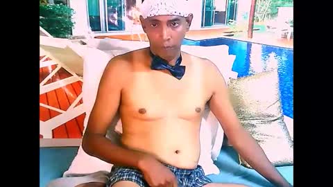 Theo online show from April 22, 7:10 pm