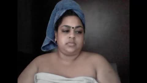 indianpooja1027 online show from May 12, 8:01 am