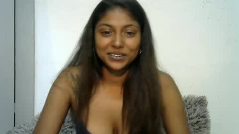 indianqtpie6 online show from June 17, 6:57 pm