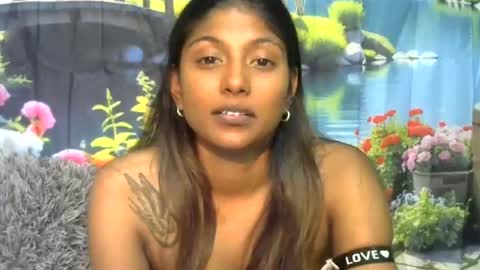 indianqtpie6 online show from July 4, 6:55 pm