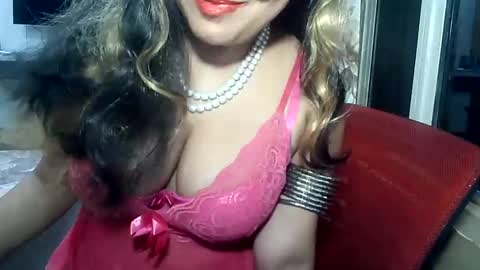 Snapshot of indianrads9 chatting on February 18, 6:04 pm Radha online show from February 18, 6:04 pm