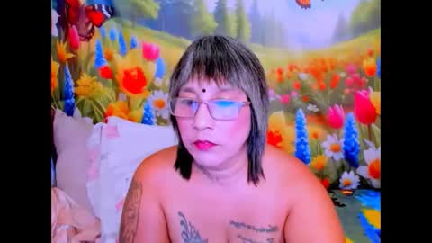 indianroxy27 online show from April 20, 6:11 pm