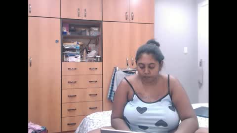 indianruby21 online show from February 7, 7:27 pm