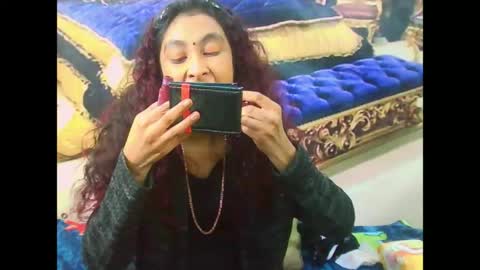 indiansexybutt4u2luv online show from July 4, 7:23 am
