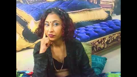 indiansexybutt4u2luv online show from July 7, 7:23 am