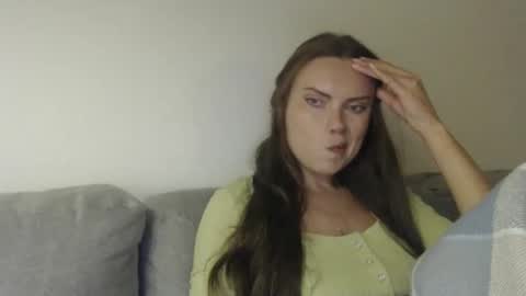 Sweet girl online show from October 31, 9:59 pm