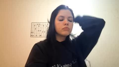 Mia online show from March 4, 1:19 pm