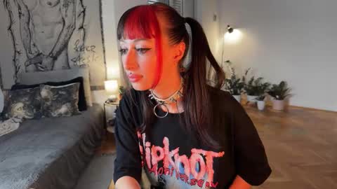 Snapshot of inkedvvitch chatting on October 15, 1:56 pm Xenia online show from October 15, 1:56 pm