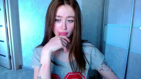 Snapshot of innnita chatting on February 23, 12:48 pm Lina online show from February 23, 12:48 pm
