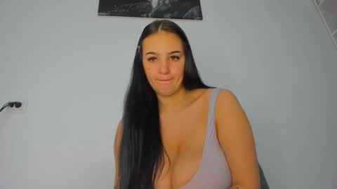 Snapshot of innocent__student18 chatting on October 12, 4:10 pm ALESSIA online show from October 12, 4:10 pm