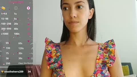 Snapshot of innocentlatiina chatting on January 26, 6:48 pm Laroa online show from January 26, 6:48 pm