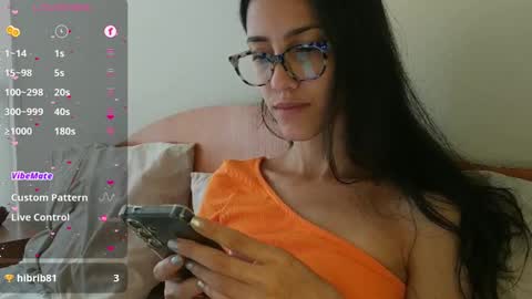 Snapshot of innocentlatiina chatting on January 30, 6:54 pm Laroa online show from January 30, 6:54 pm