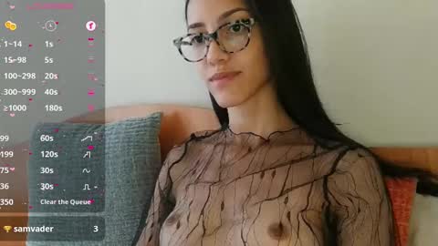 Snapshot of innocentlatiina chatting on January 28, 11:07 pm Laroa online show from January 28, 11:07 pm