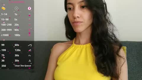 Snapshot of innocentlatiina chatting on March 5, 8:53 pm Laroa online show from March 5, 8:53 pm