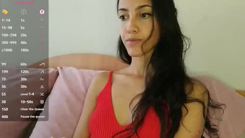 Snapshot of innocentlatiina chatting on September 15, 10:11 pm Laroa online show from September 15, 10:11 pm