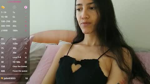 Snapshot of innocentlatiina chatting on October 7, 4:36 pm Laroa online show from October 7, 4:36 pm