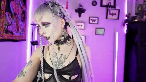   SANIA  online show from February 12, 4:32 pm