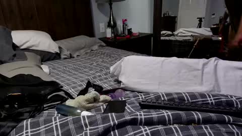 InsatiableCpl333 online show from January 14, 5:56 pm