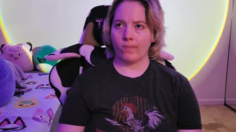 Faye online show from February 28, 5:26 am